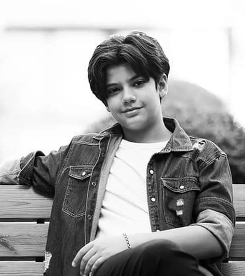 راستین عزیزپور