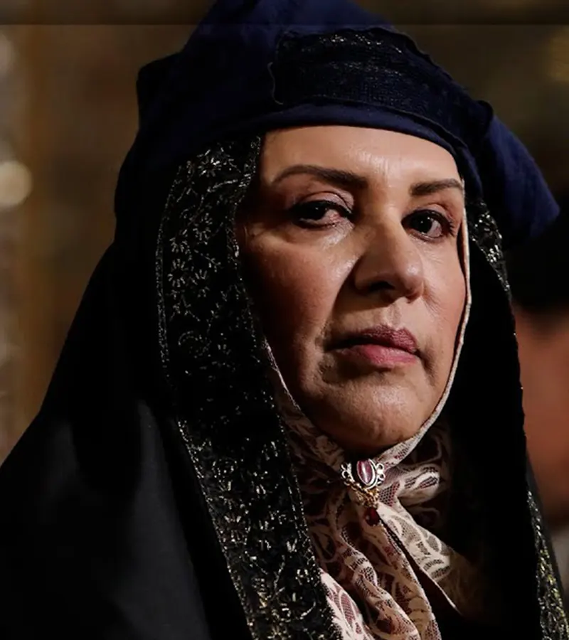 رویا تیموریان (نقش کفایت بانو)