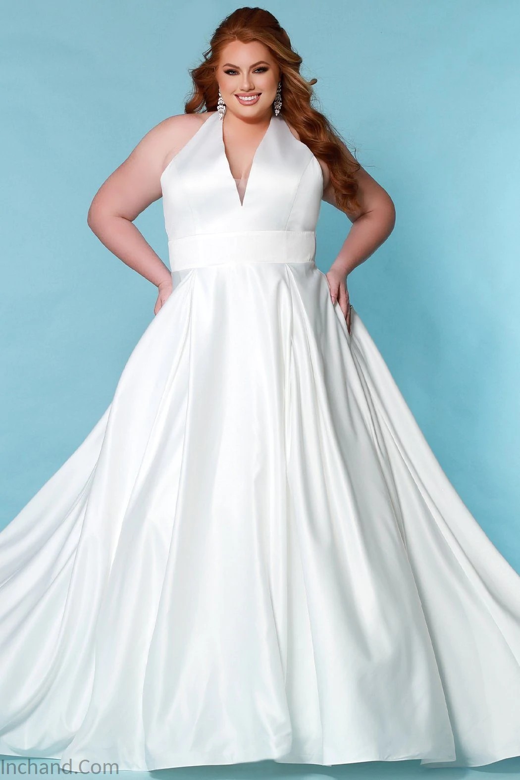جذاب ترین لباس سفید رنگ مجلسی برای افراد چاق و شکم دار زنانه