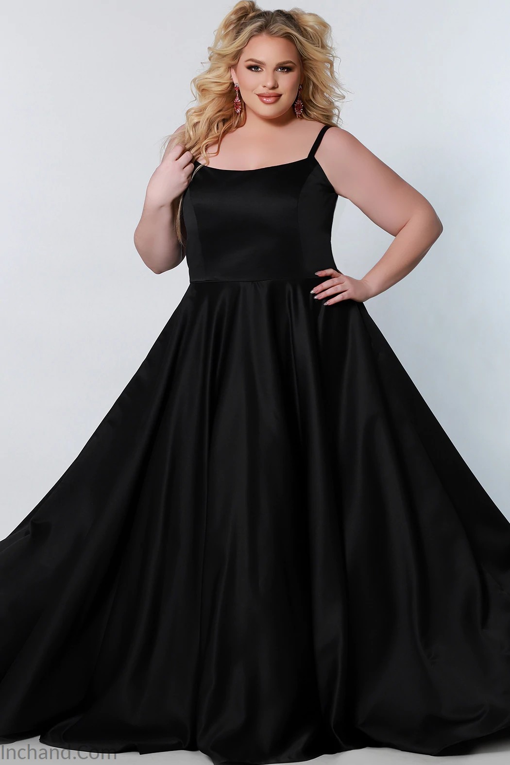 جدیدترین و شیک ترین مدل لباس زنانه و دخترانه مخصوص خانم های چاق و دارای اضافه وزن و قد کوتاه